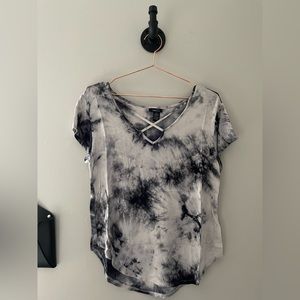 Women Rue21 Curved Hemi T-Shirt